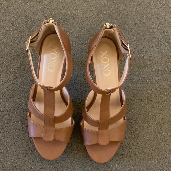 Worn once heeled sandals. - Picture 2 of 7